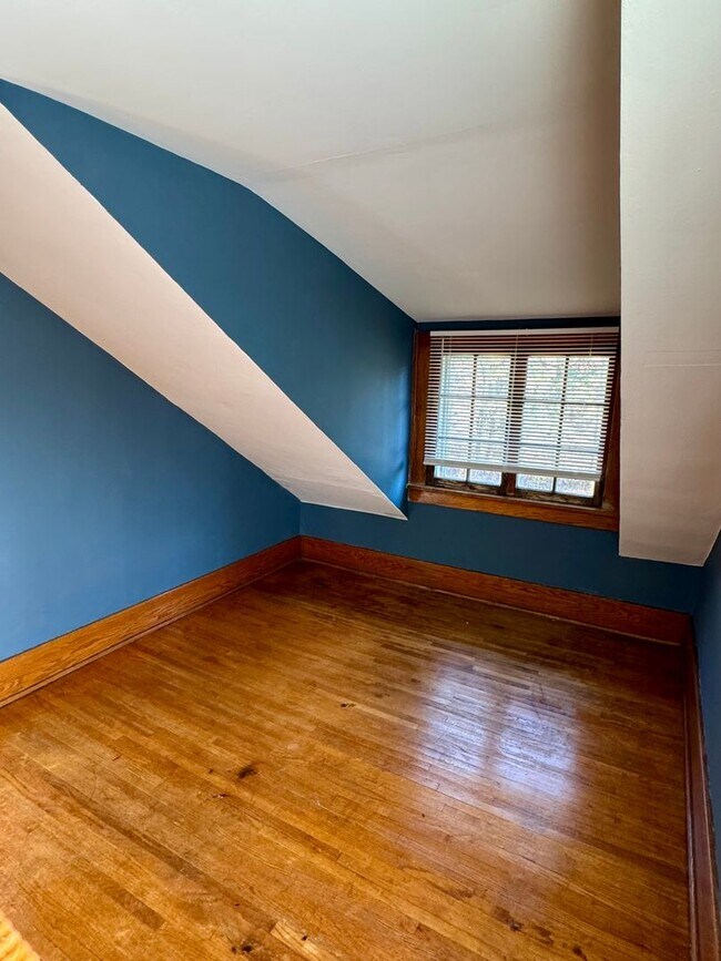 Building Photo - Charming 4-Bedroom Home in Private Setting