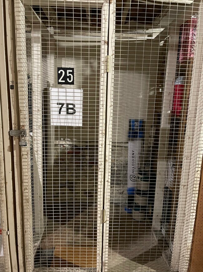 Additional storage unit on first floor - 5523 Ellsworth Ave