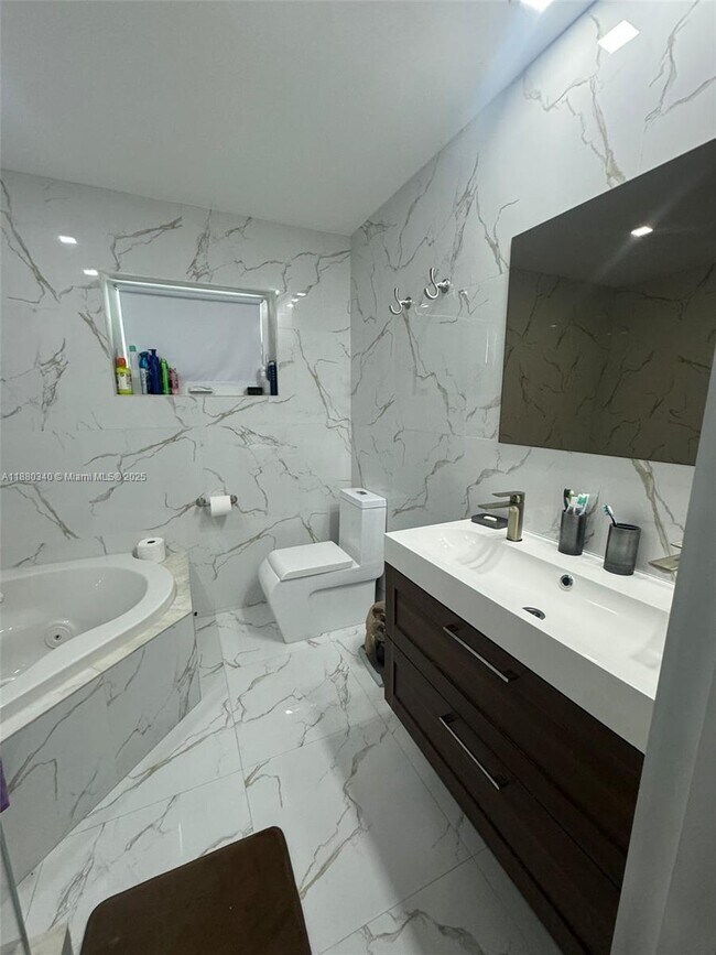 Building Photo - 41 NW 136th Ct