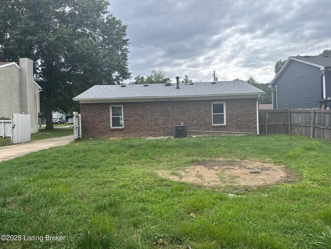 Building Photo - 9705 Turnpike View Dr