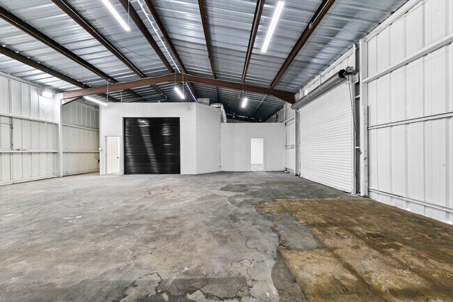 Building Photo - 3138 Reed Rd