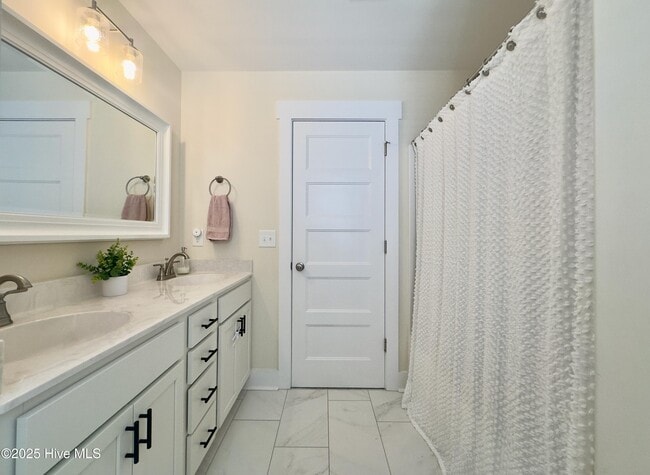 Building Photo - 102 Bogue Harbor Ct