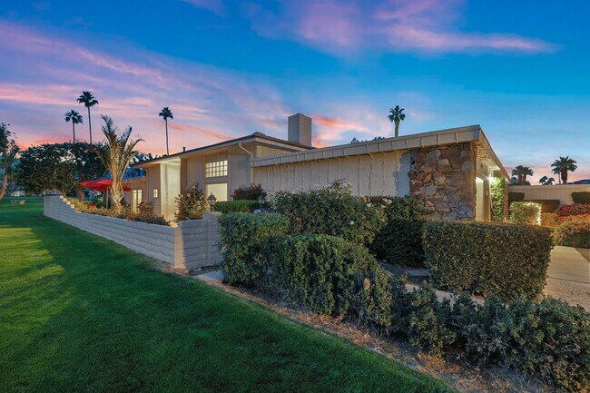 Building Photo - Luxury Golf Course Retreat in Indian Wells