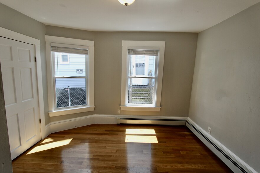 Building Photo - 4 Sheridan St