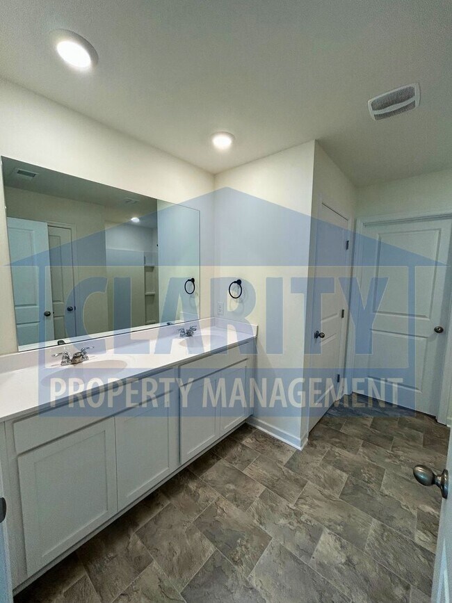 Building Photo - 1471 Housley Dr