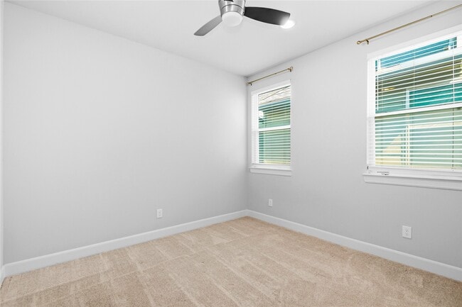 Building Photo - 1007 W 17th St