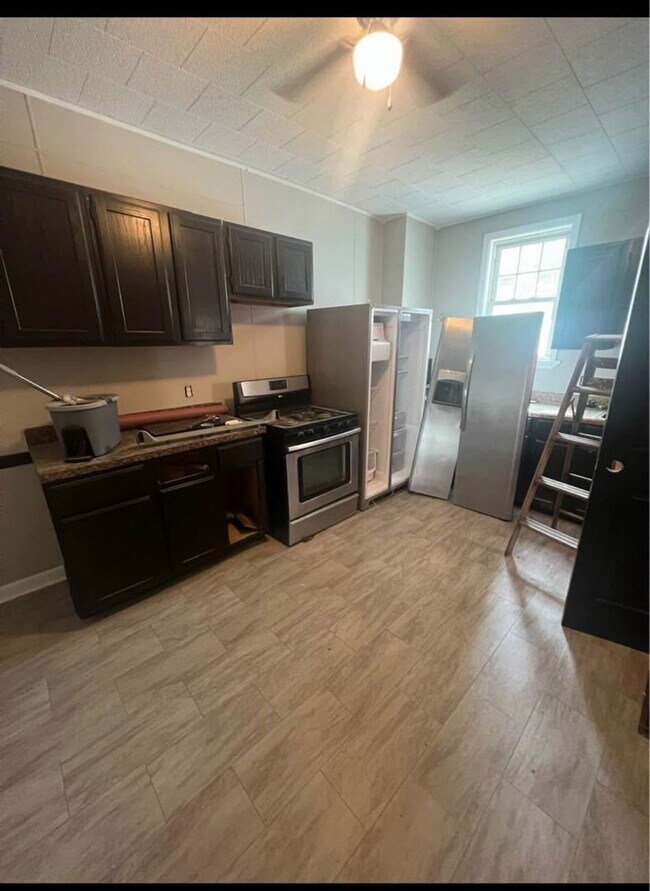 Building Photo - Coming soon!!!  Beautiful 3 Bedroom 1 and 1/2 Bathroom