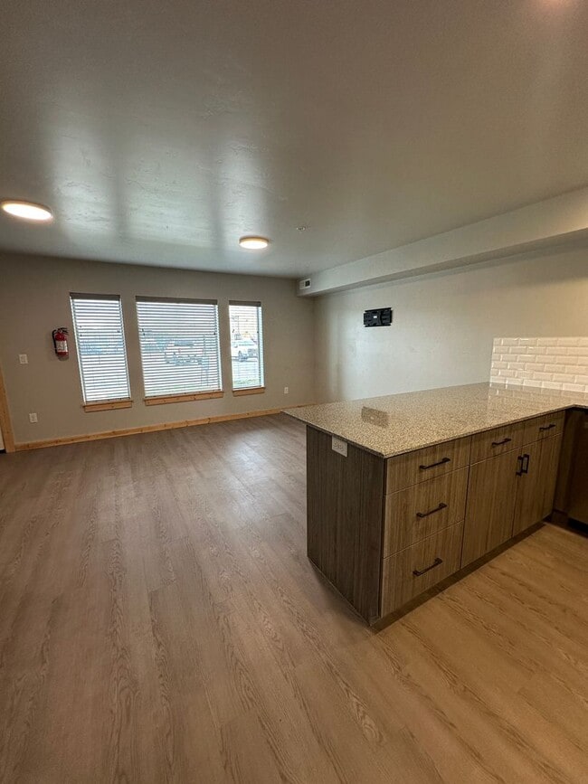 Building Photo - 2 Bed, 1 Bath at Teton River Flats! $200 OFF FIRST MONTH'S RENT!!!
