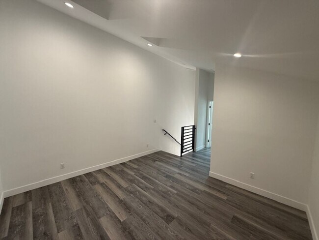 Building Photo - ADU 2 Bedroom for Rent in Sylmar!