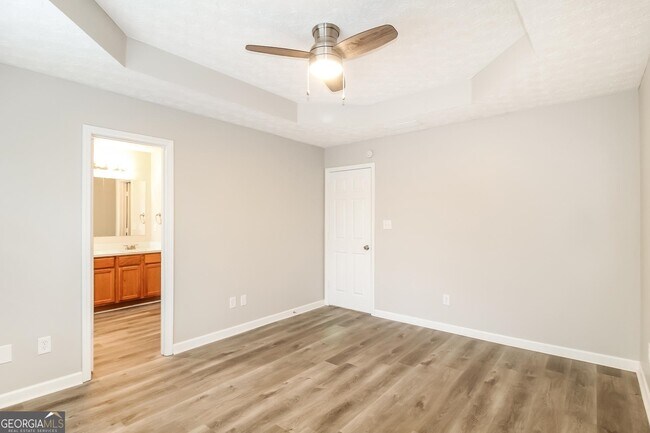 Building Photo - 1286 Live Oak Terrace