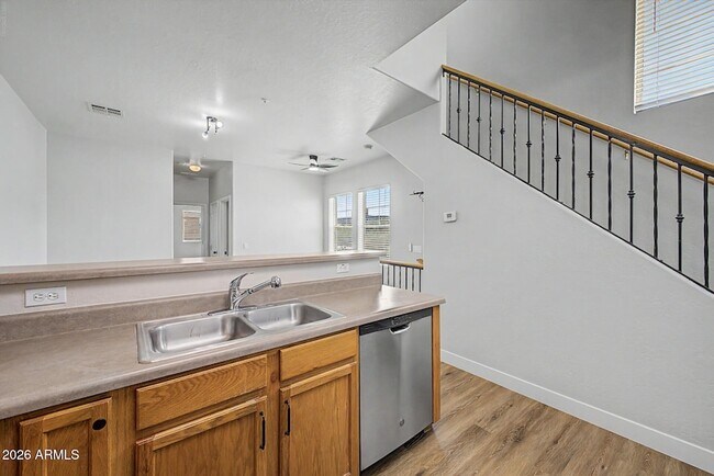 Building Photo - 418 N Mahogany Ct