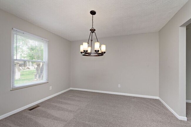 Building Photo - Sweet 4 Bedroom 2.5 Bath Home in Great Fishers Location Within Walking Distance to the Nickel Pla...