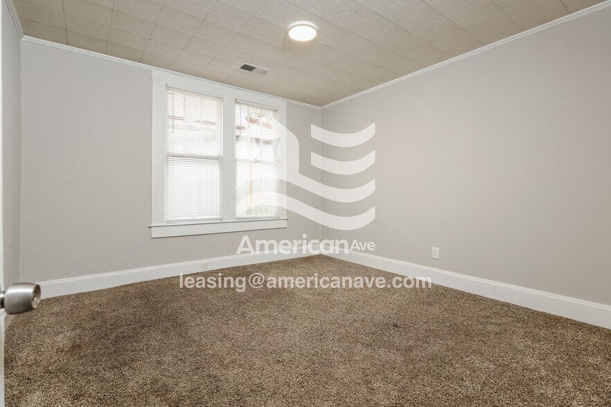 Building Photo - 1612 14th Ave