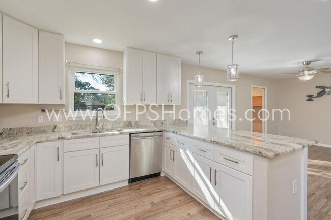 Building Photo - 606 Ironwood Dr