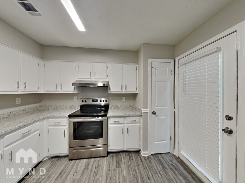 Building Photo - 5867 Willow Springs Dr
