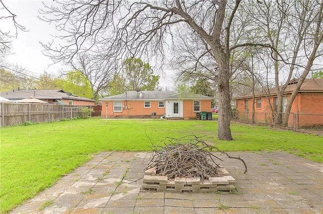 Building Photo - 6212 Sundown Dr