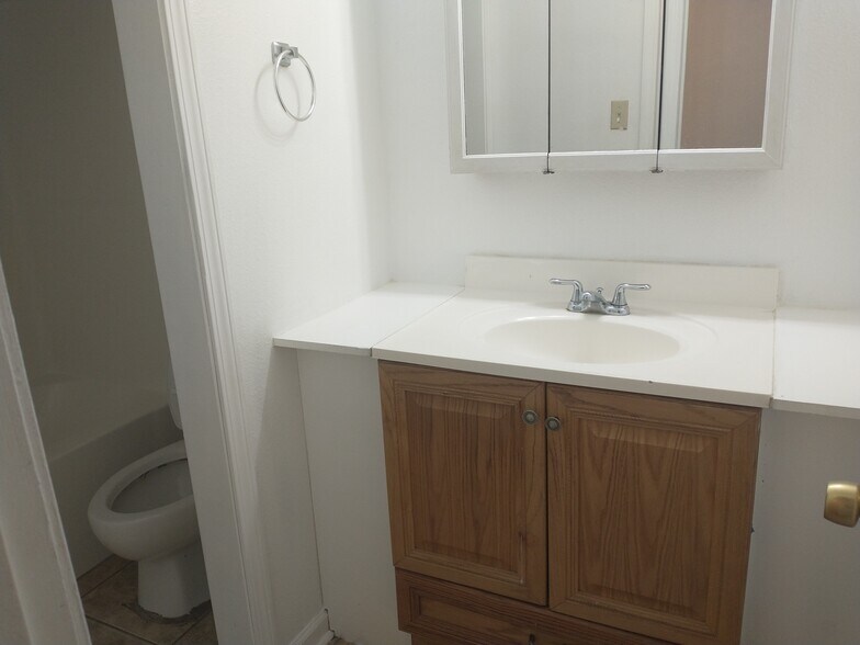 Building Photo - 8802 Morrison Rd