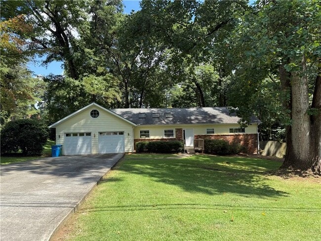 Building Photo - 3544 Raymond Dr