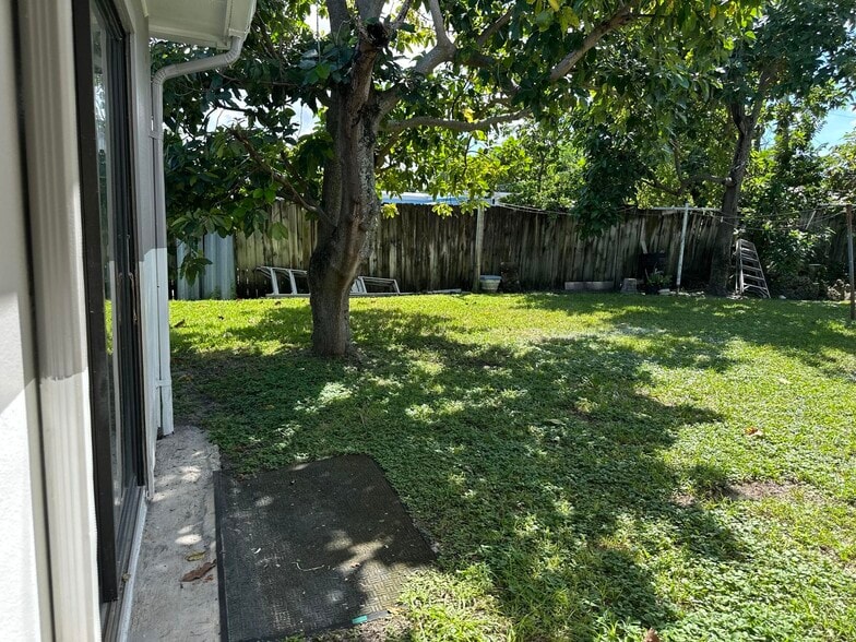 Building Photo - 3461 Ocean Pky