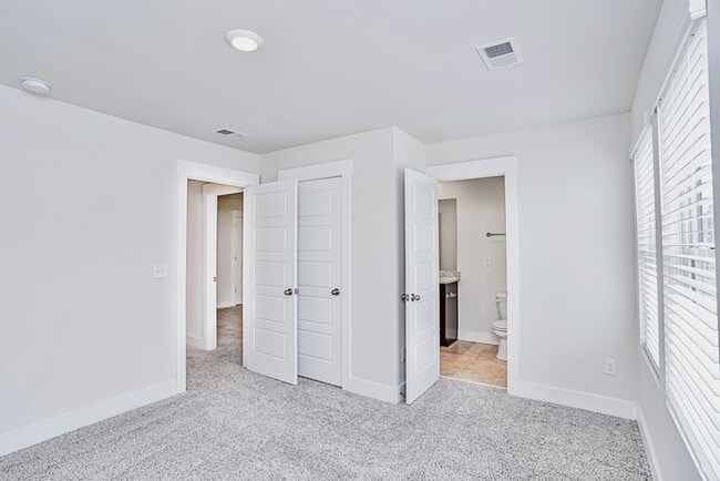 Building Photo - 138 Bromes Way