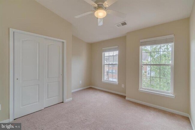 Building Photo - 20024 Northville Hills Terrace