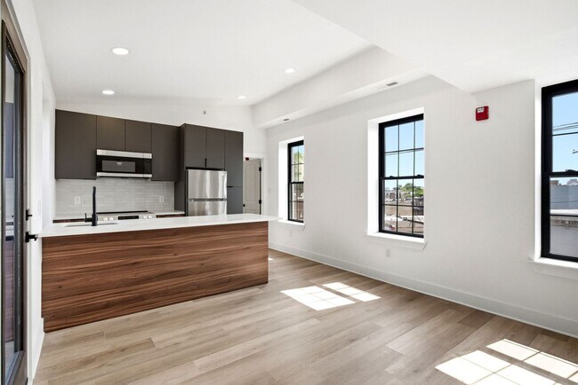 Building Photo - 1720 N 24th St