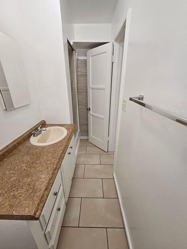 Building Photo - 1+ 1 Bed 1 Bath Cottage in San Jacinto $1425.00