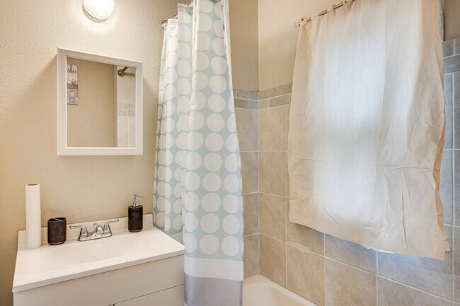 Building Photo - 744 E Cucharras St