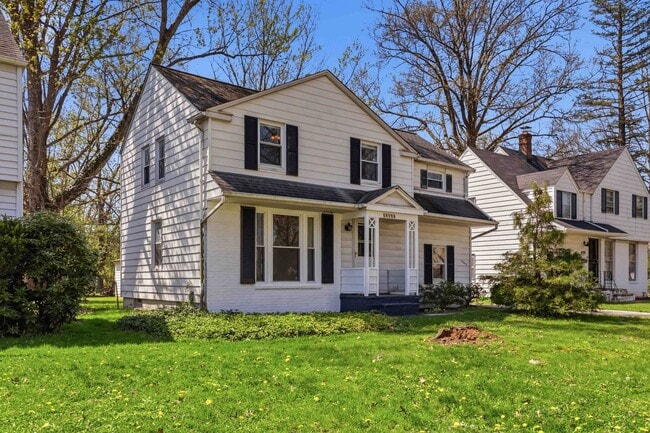 Building Photo - Charming 3BR Home in Warrensville Heights | Fresh Interior + New Roof | CMHA Welcome