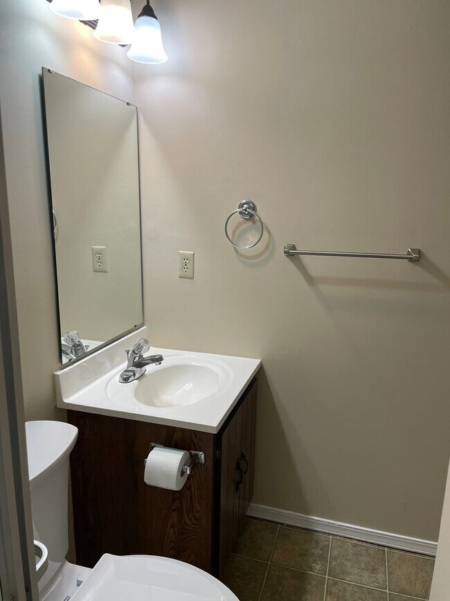 Building Photo - 23 Dixons Ct