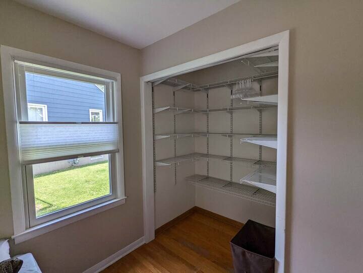 Building Photo - 3841 Ridgeway Ave