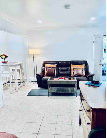 Building Photo - A1 Carlson Ct