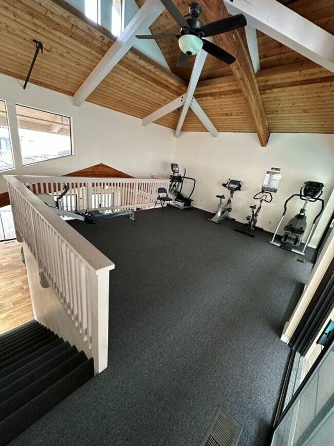 Building Photo - Nor Cal Realty, Inc - 2 bedroom 1.5 bath c...