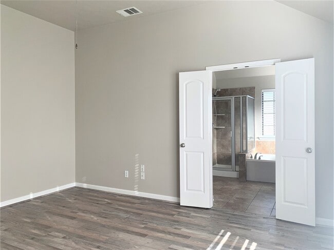 Building Photo - 807 Cobble Gate Dr