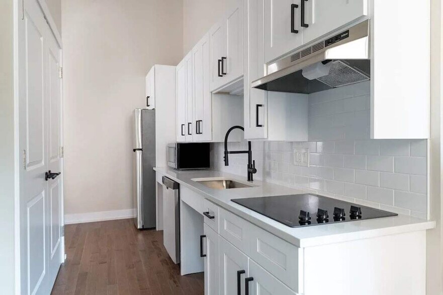 Building Photo - 17 S Wabash Ave