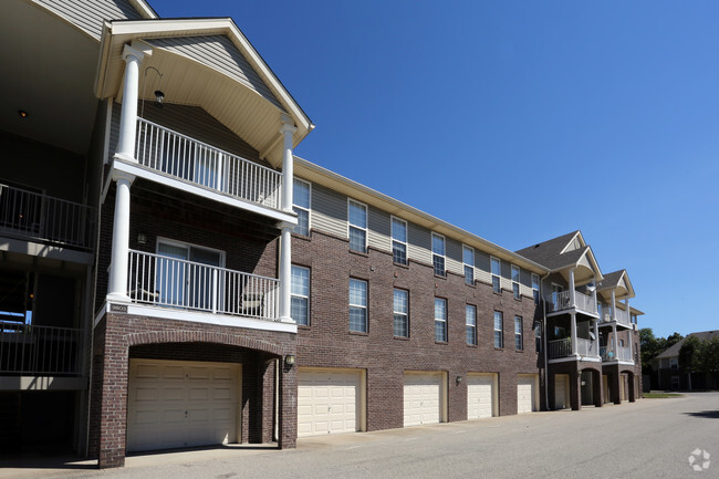 Building Photo - Brookridge Village Apartments