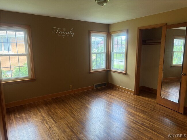 Building Photo - 8946 Rivershore Dr