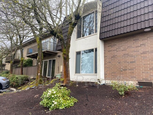 Building Photo - 11208 NE 68th St