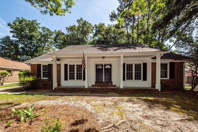 Building Photo - 3 Bedroom 2 Bath Home in Kings Grant - Sum...