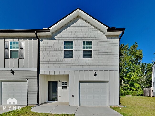 Building Photo - 5091 Lower Elm St