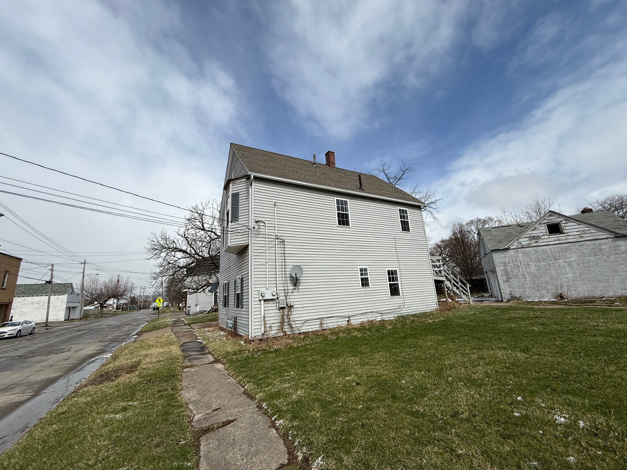 Building Photo - 1421 Long Ave