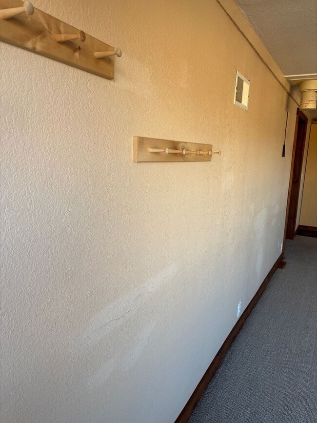 Building Photo - 4 Bedroom with East Gallatin in the backyard