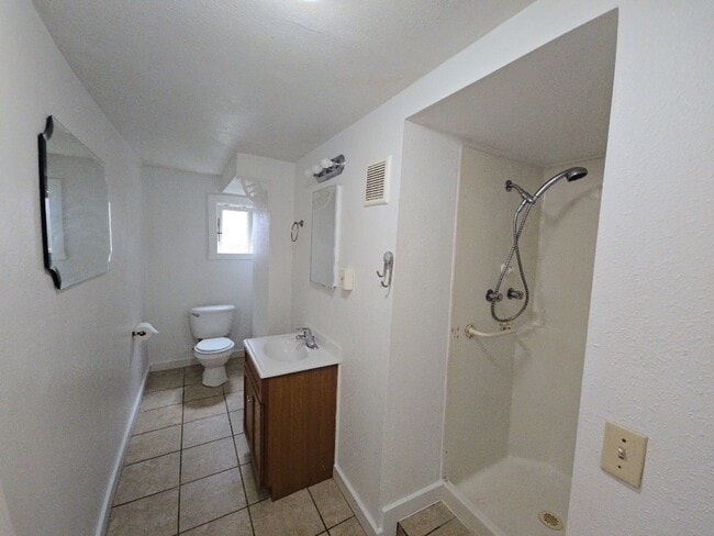 Building Photo - 626 O St