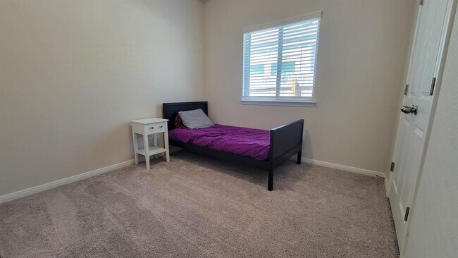 Building Photo - 363 Witchhazel Way