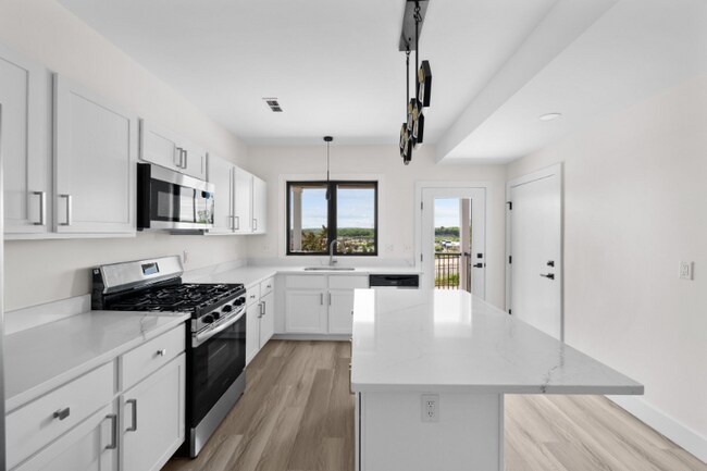 Building Photo - 1295 Holmden Ave
