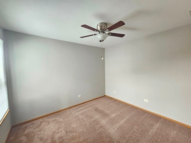 Building Photo - 2944 White Thorn Cir