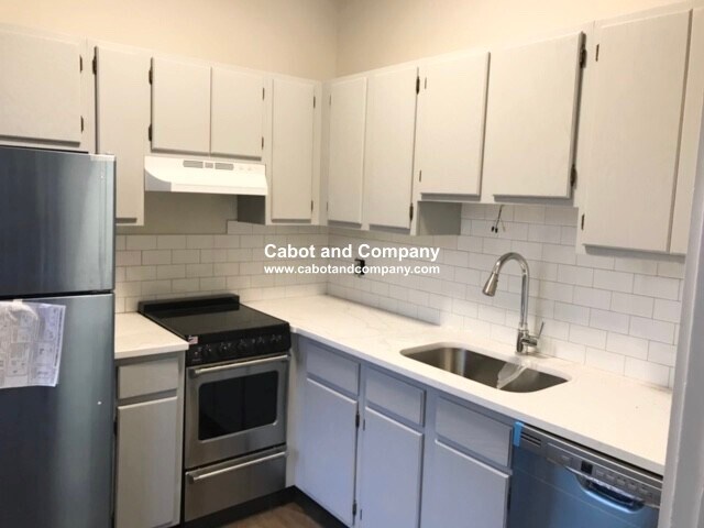 Building Photo - 473 Beacon St