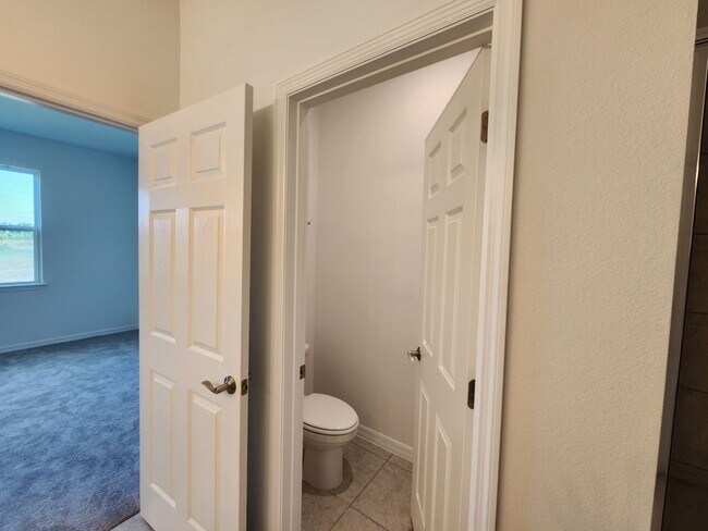 master bathroom - 33286 Country House Dr