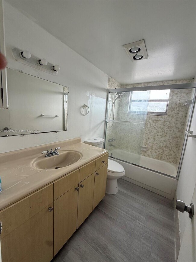 Building Photo - 15600 NW 7th Ave