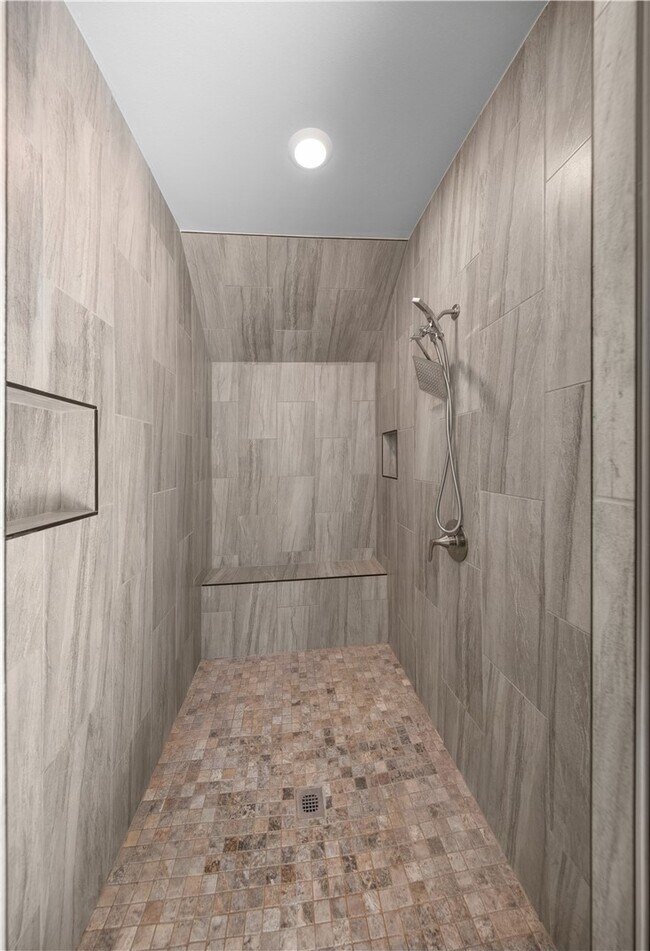 Building Photo - 1140 Hope St